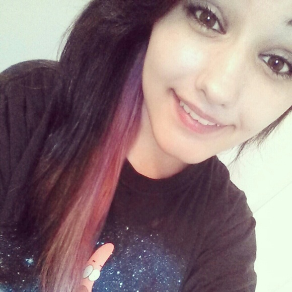 Profile Picture of Chloe Dalecke (@chloethecreator) on Poshmark