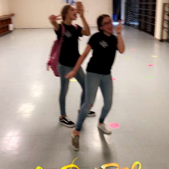 Profile Picture of Alanis Bonaparte (@alanis_paola) on Poshmark