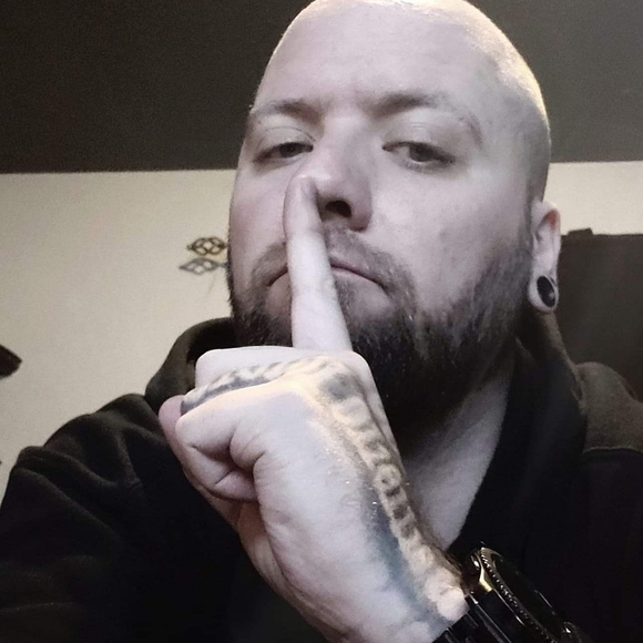 Profile Picture of Mark Emerson (@markwaldo) on Poshmark