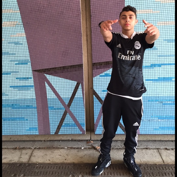 Profile Picture of Ahmad Omar (@ahmadx955) on Poshmark