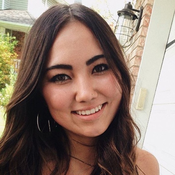 Profile Picture of Jess Pollister (@jphapa) on Poshmark