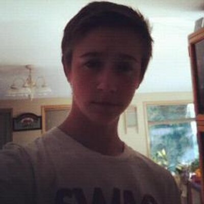 Profile Picture of Dylan Beauchamp (@SewdaPopp) on Twitter
