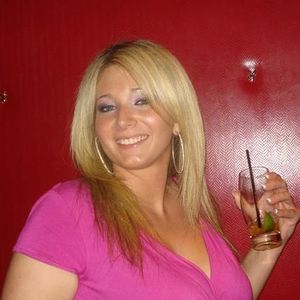Profile Picture of Laura Alessi (@litlalessi87) on Myspace