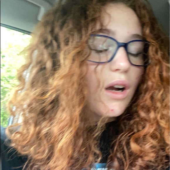 Profile Picture of Kelly Dulac (@kelly_dulac) on Poshmark