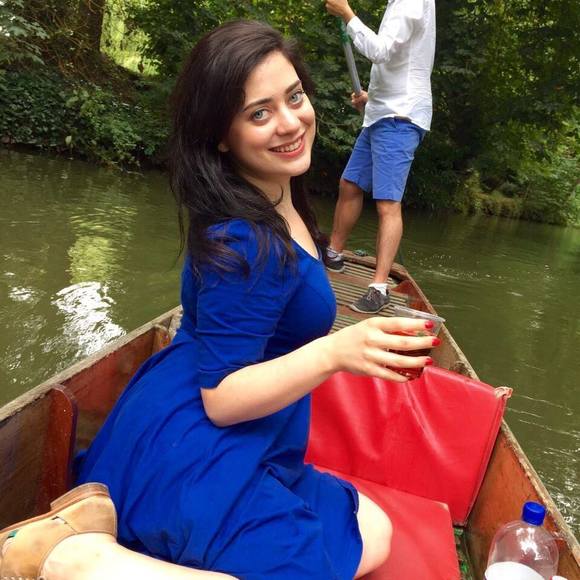 Profile Picture of April Curtis (@aprilecurtis) on Poshmark