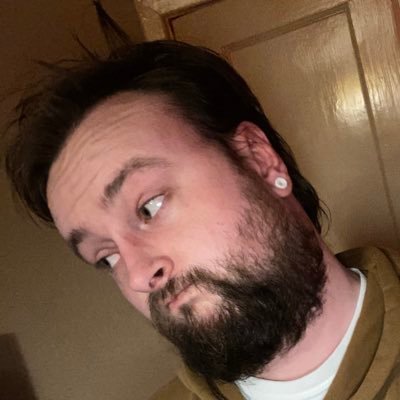 Profile Picture of Chris Leighton (@BashRndmButtons) on Twitter