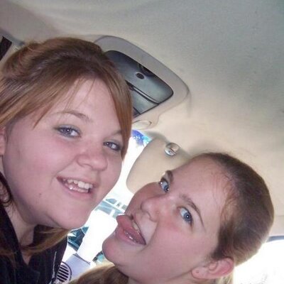 Profile Picture of Cassandra Hibbard (@lovedudette) on Twitter