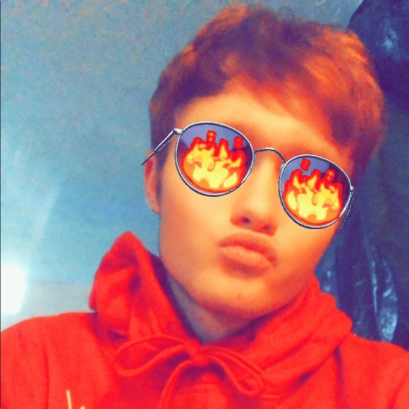 Profile Picture of Kourbyn Lalone (@kourbyn_l17) on Poshmark