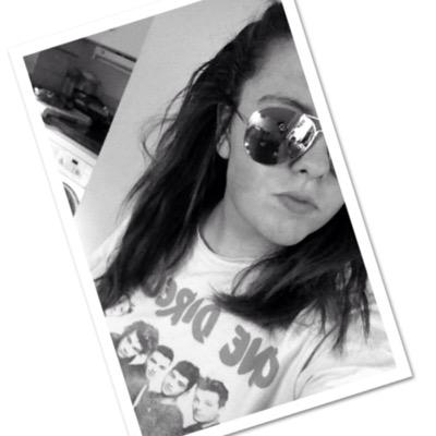 Profile Picture of Molly (@MollyMcphee1) on Twitter
