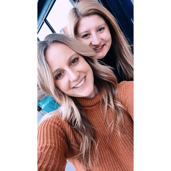 Profile Picture of Julia Federici (@juliafederici) on Poshmark