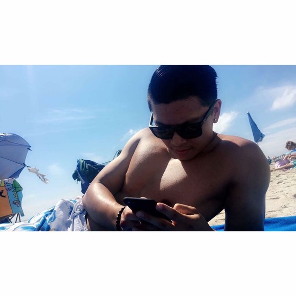 Profile Picture of Daniel Chau (@dannchauu) on Poshmark
