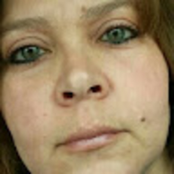 Profile Picture of Michelle Levario (@michelleleva991) on Poshmark