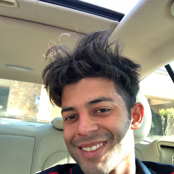 Profile Picture of Lawrence Williams (@lblopes) on Poshmark