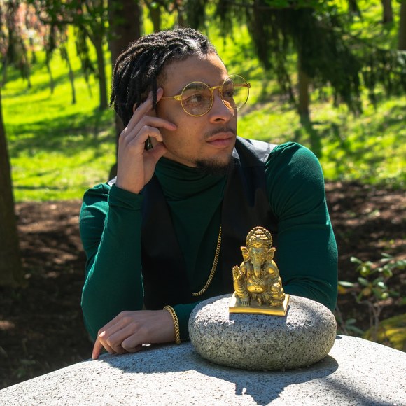 Profile Picture of Kenny Hollins (@hken716) on Poshmark