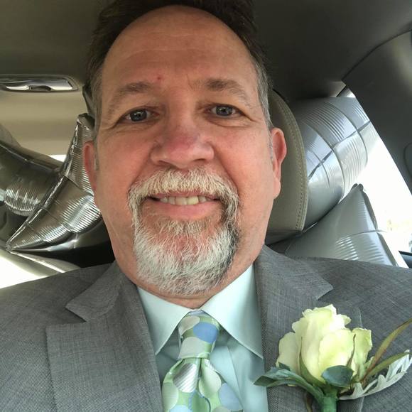 Profile Picture of Robert Minor (@robertminor) on Poshmark