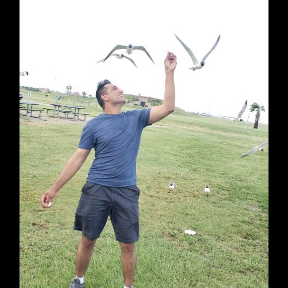 Profile Picture of Shahidullah Mulakhil (@shahidullah) on Poshmark