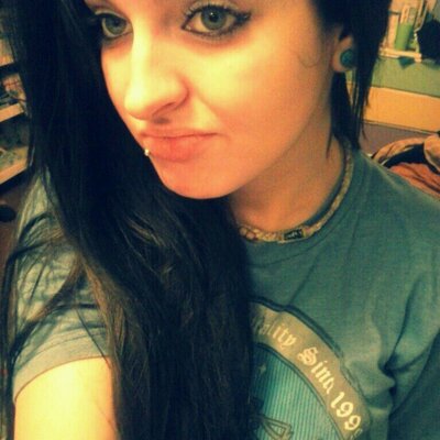 Profile Picture of Olivia Cady (@squeekydoor) on Twitter