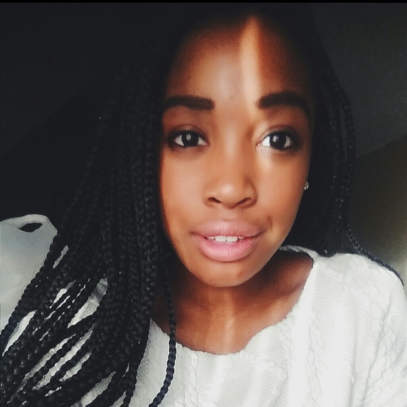 Profile Picture of Deja Settles (@dejachanels) on Poshmark