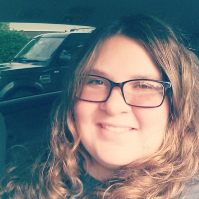 Profile Picture of Michaela  Long (@SmileyMk17) on Twitter