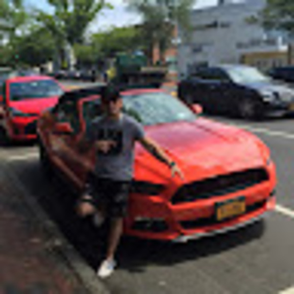 Profile Picture of Omar Parraga (@omarparraga) on Poshmark