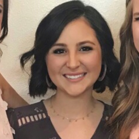 Profile Picture of Erin Wade (@13rinwade) on Poshmark