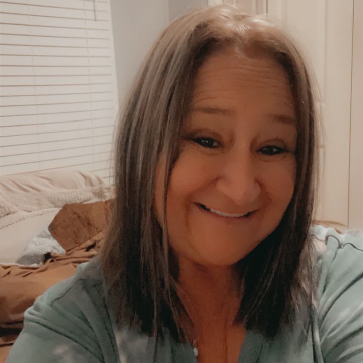 Profile Picture of LorettaB (@loretta1974) on Tiktok