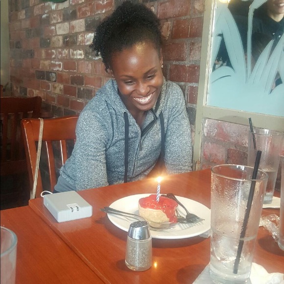 Profile Picture of Tiera Moton (@lareetiera) on Poshmark