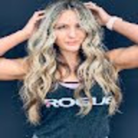 Profile Picture of Judith Pelser (@judithpelser) on Poshmark