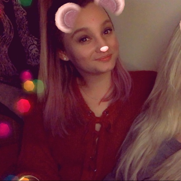 Profile Picture of Kristen Sedivy (@kisstennicole) on Poshmark