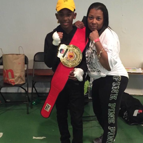 Profile Picture of Kistine White (@kistinewhite) on Poshmark