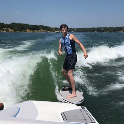 Profile Picture of A-a-ron (@SparksAaron17) on Twitter