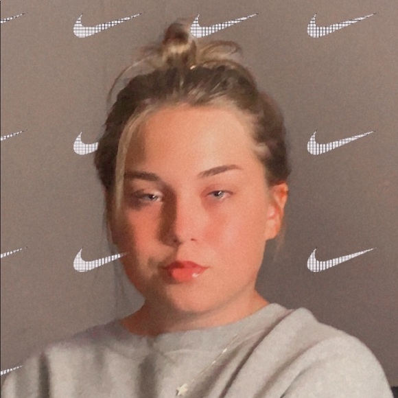 Profile Picture of Jayda Lynn (@jaydalynn486) on Poshmark