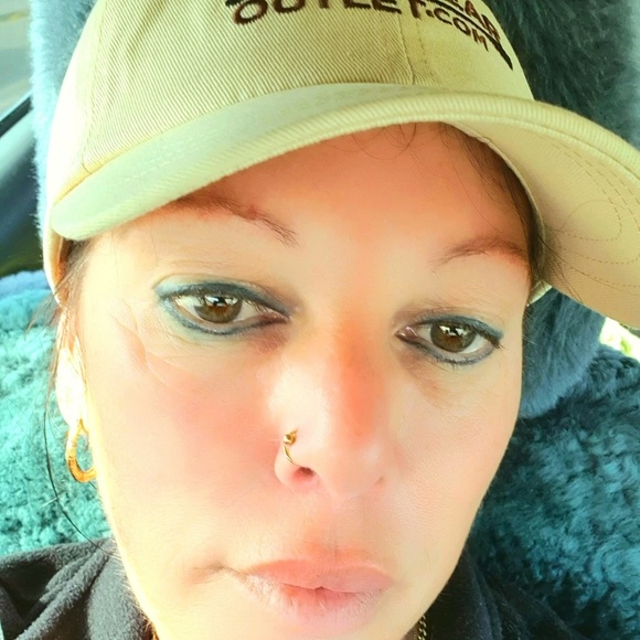 Profile Picture of Kathleen Eyles (@spaaz1966) on Poshmark