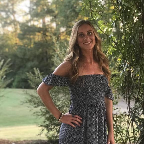 Profile Picture of Steph Masek (@smase11) on Poshmark