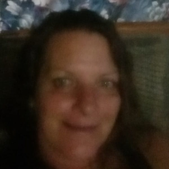 Profile Picture of Debbie Minkler (@debbieminkler) on Poshmark