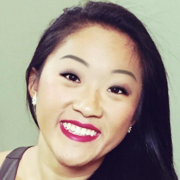 Profile Picture of Bailey Keller (@barbaraannk) on Poshmark