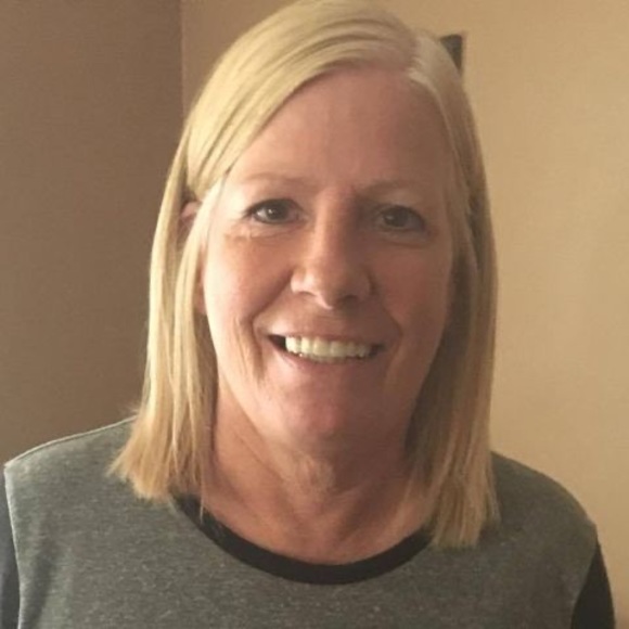 Profile Picture of Lori Bobrowski (@loribob33) on Poshmark
