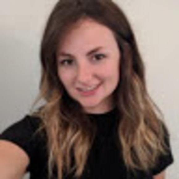 Profile Picture of Kallie Pietas (@kalliepietras) on Poshmark