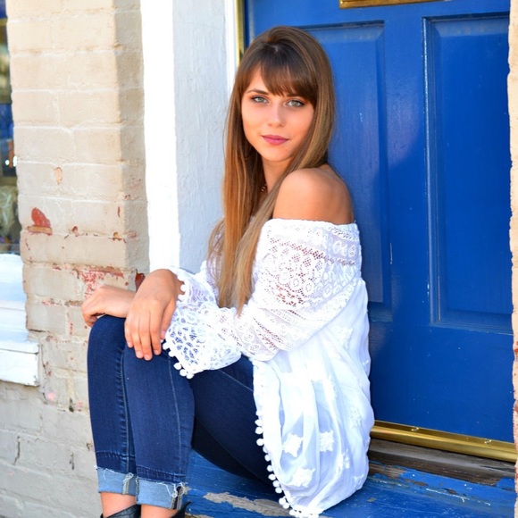 Profile Picture of Julia Drago (@juliadrago15) on Poshmark