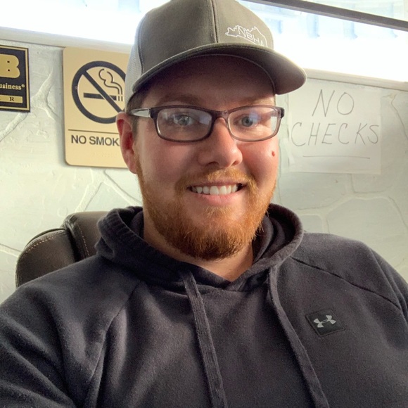 Profile Picture of Sam Frazer (@samfra10) on Poshmark