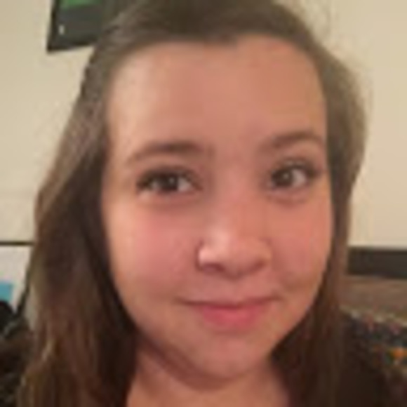 Profile Picture of Anna Boelman (@annaboelman) on Poshmark