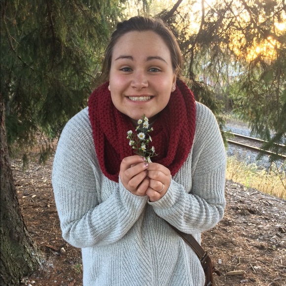 Profile Picture of Krysta Goldbach (@krystag011) on Poshmark