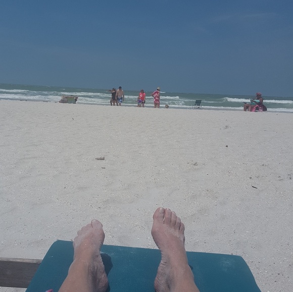 Profile Picture of Anne Poore (@apoore53) on Poshmark