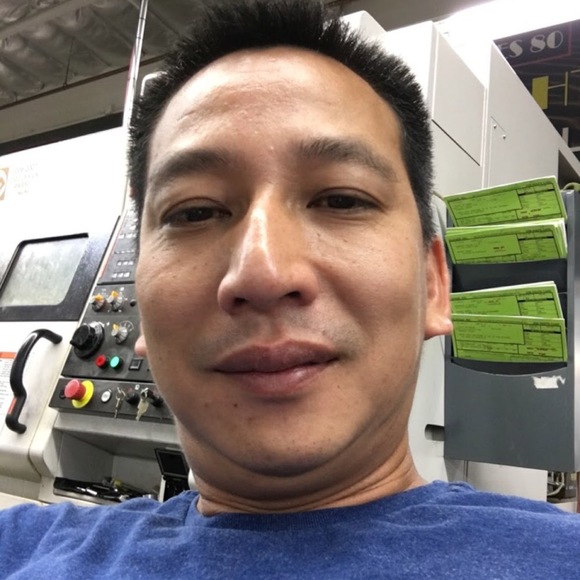 Profile Picture of Vuong Nguyen (@bagao774) on Poshmark