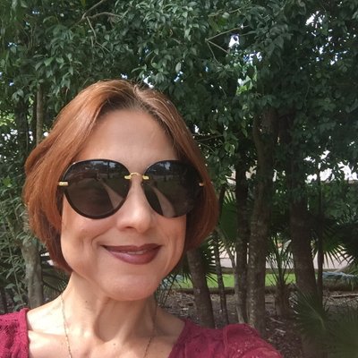 Profile Picture of Lorena Hoyos (@ahoyos4) on Twitter