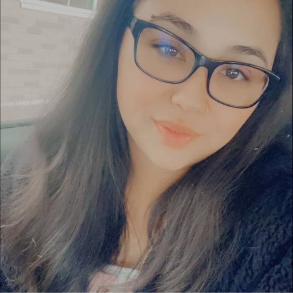 Katelynn Peterson - Poshmark Profile Picture of Katelynn Peterson (@katelynnpete636) on Poshmark