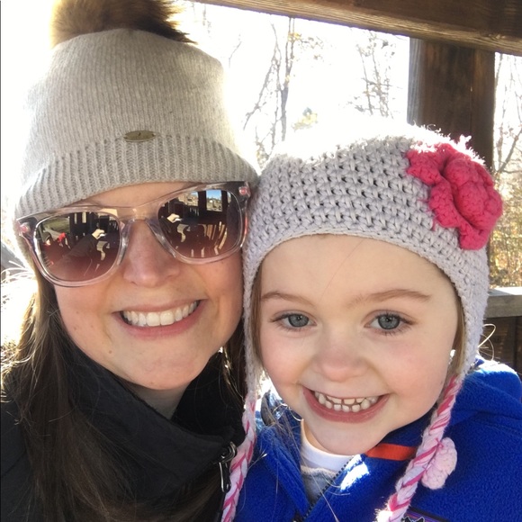 Profile Picture of Samantha Talbot (@luxbrandsonly) on Poshmark