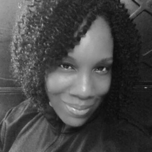 Profile Picture of Crystal Graves (@cstevenson51) on Poshmark