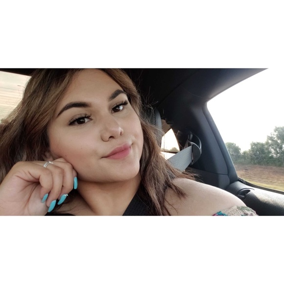 Profile Picture of Brenda Escareno (@brenda_1515) on Poshmark