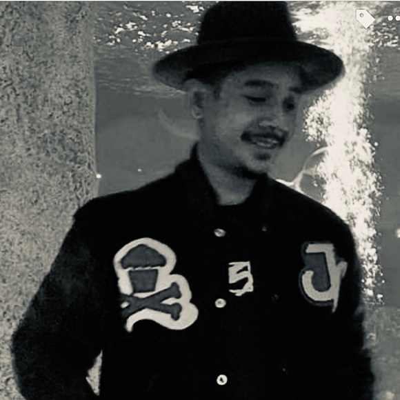 Profile Picture of Jimmy Kang (@jimmy_kang) on Poshmark